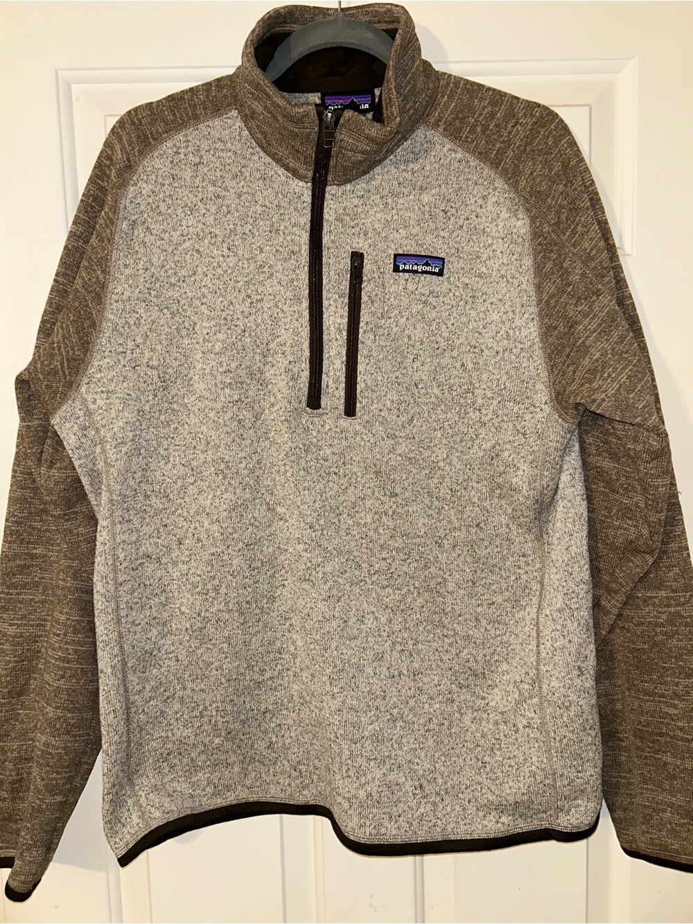 Patagonia Men’s Gray Body with Brown Sleeves Half-Zip Fleece Pullover